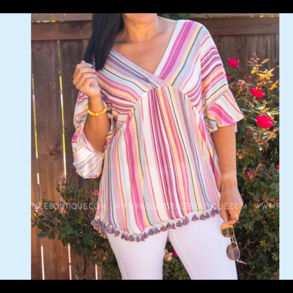 Summer Vibes Top SO versatile & darling! NEW , SO FLATTERING! NEW!